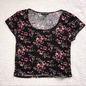 🌴Floral t-shirt
